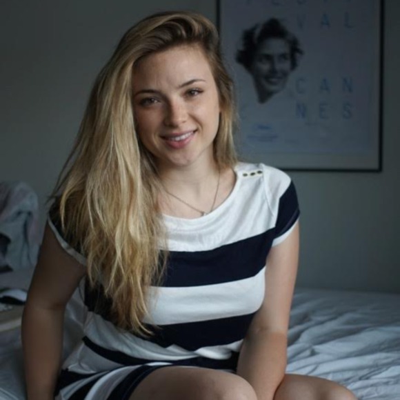 Meet your Posher, Jennifer - Picture 1 of 4